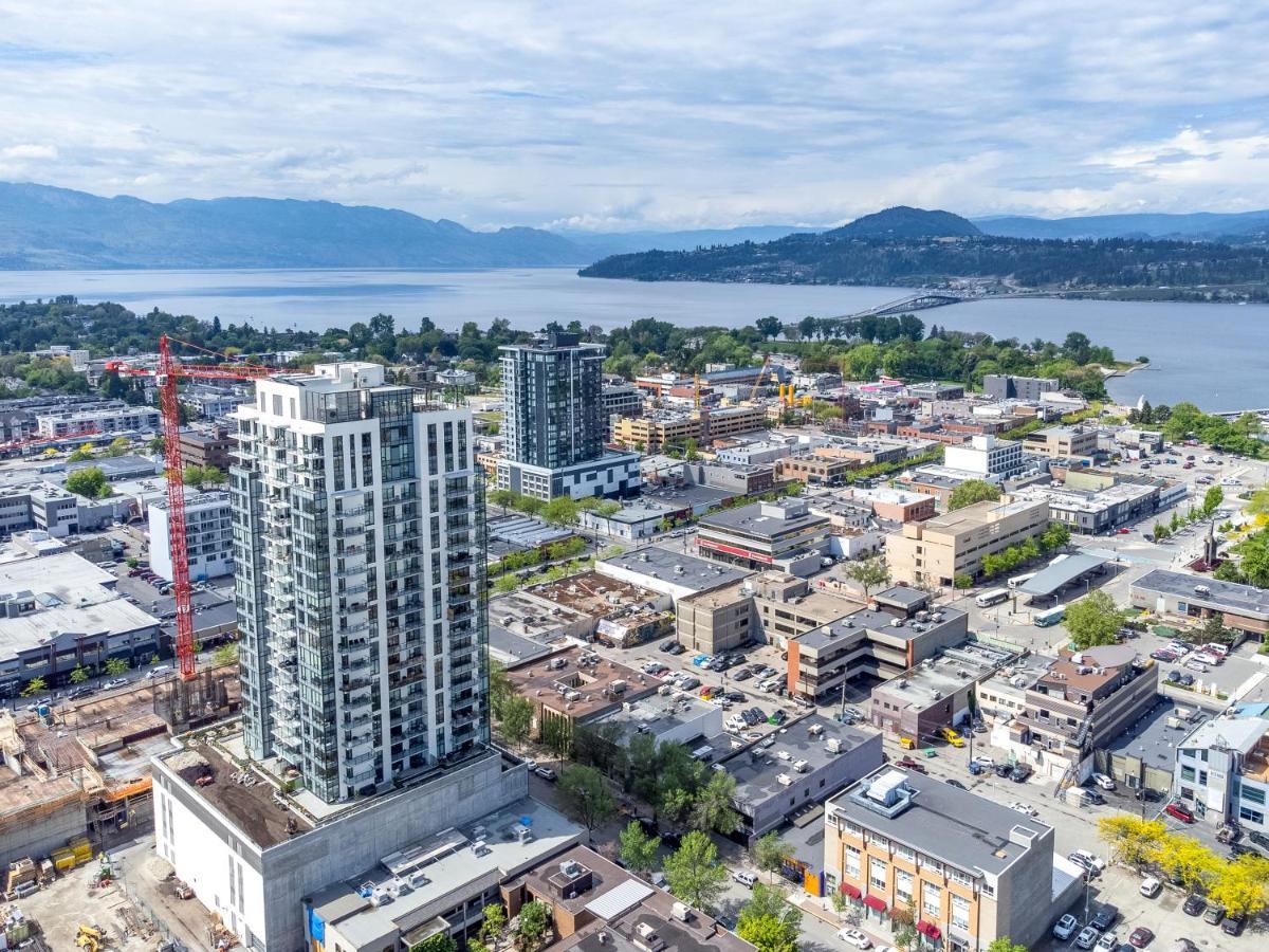 Brand New Luxury Downtown Near The Beach #16 Kelowna Exterior photo