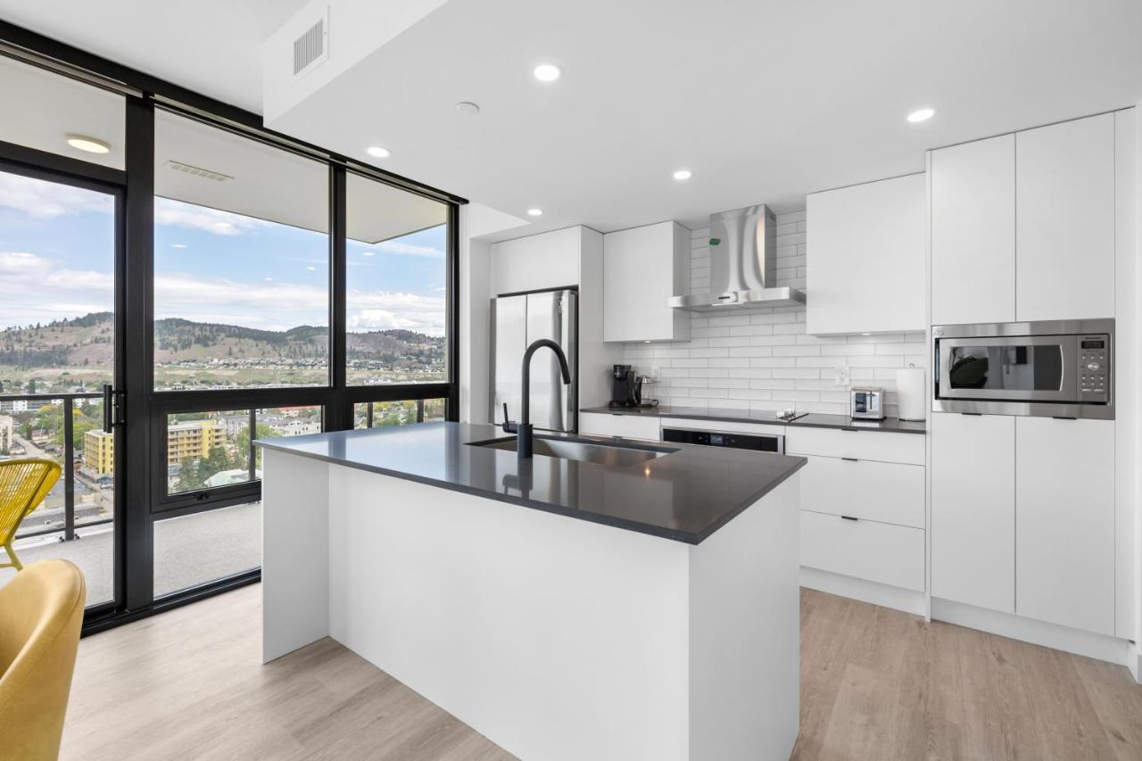 Brand New Luxury Downtown Near The Beach #16 Kelowna Exterior photo