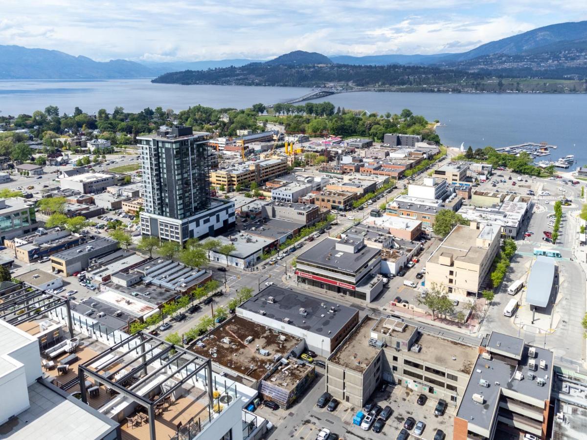 Brand New Luxury Downtown Near The Beach #16 Kelowna Exterior photo
