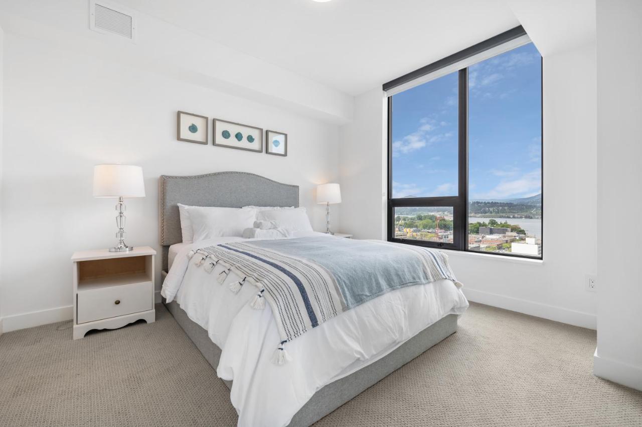 Brand New Luxury Downtown Near The Beach #16 Kelowna Exterior photo